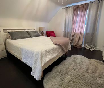 For Lease - 208 Mill Street, Richmond Hill, Ontario - Photo 2