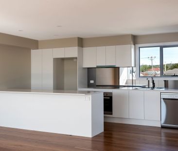 Modern & Architecturally Designed Townhouse - Photo 1