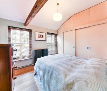 1 bedroom mews to rent - Photo 1