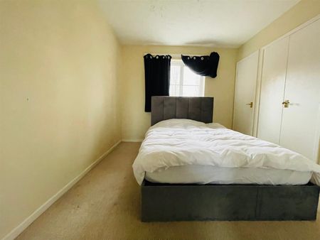 1 Bed Apartment - Photo 3