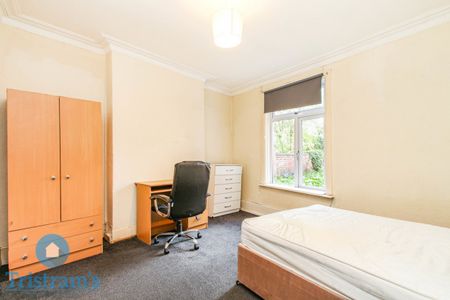 4 bed Semi-Detached House for Rent - Photo 5