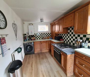 3 bedroom end of terrace house to rent - Photo 4