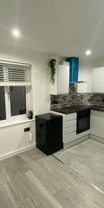 Room in a Shared Flat, Ladywell Road, SE13 - Photo 4