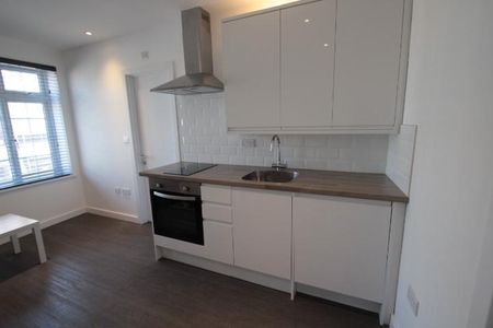 Studio to rent - Photo 3