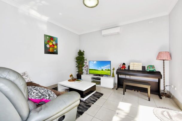Modern Townhouse in Prime Ashfield Location - Photo 1