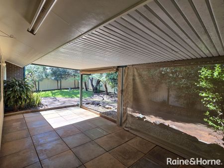 Tidy home close to town. - Photo 5