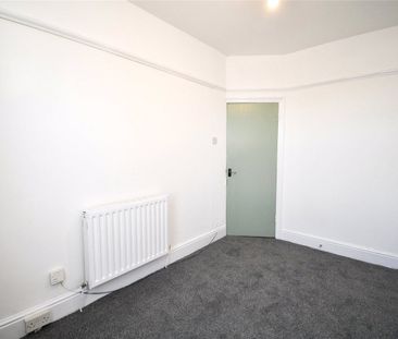 Sandringham Avenue, CH47 3BZ, Hoylake - Photo 2