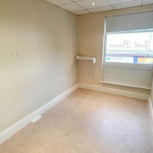 Property to rent - Photo 3