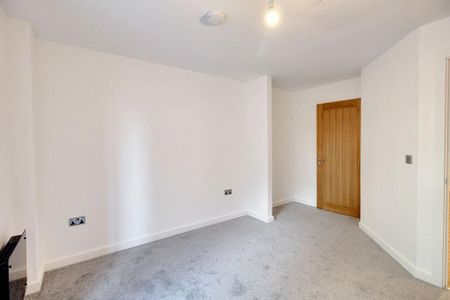 2 bedroom ground floor flat to rent - Photo 4