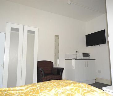 23-25 The Crescent, United Kingdom, TS5 6SG, Middlesbrough - Photo 3