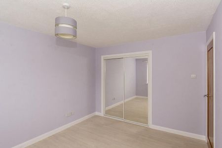 2 bedroom semi-detached bungalow to rent - Photo 4