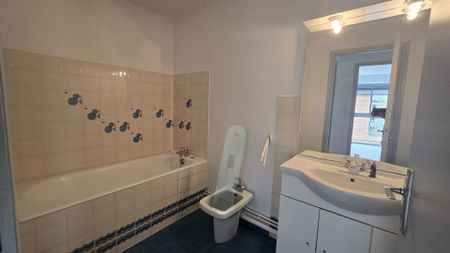 Location Appartement 3 pièces 76m² - Photo 5