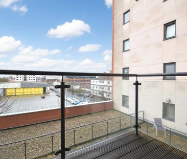 2 bedroom apartment to rent - Photo 2