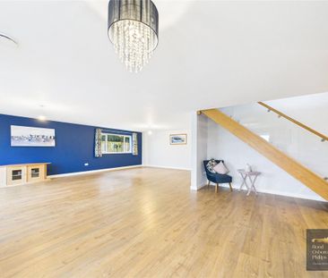 4 bedroom detached house to rent - Photo 3