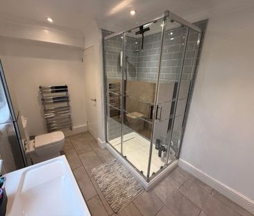 Oak tree Villa, Llanelli, SA15 - Photo 5