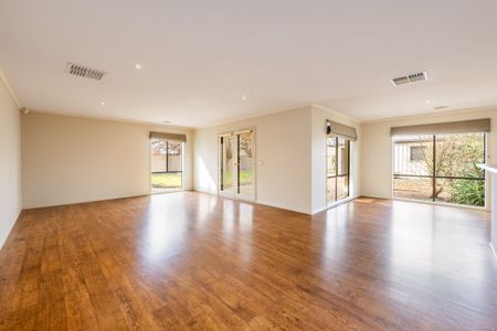 3 Holstein Court, Shepparton VIC 3630 - Photo 2