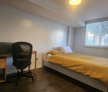 For Lease - 17 Boulder Crescent, Guelph, Ontario - Photo 2