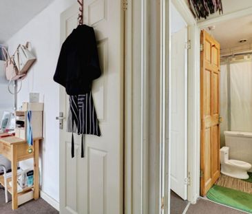 3 bedroom end of terrace house to rent - Photo 1