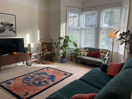 Available mid-December this beautifully presented one bedroomed ground floor apartment is situated in one of Harrogate’s most desirable locations and only a short walk away from the popular town centre which provides a variety of amenities and shopping facilities. - Photo 2