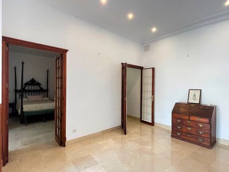 Apartamento representativo con jardin, 2 dormitorios 2 baños, sin amueblar, zona Paseo del Borne, Palma. - Photo 2