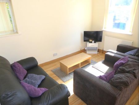 4 bedroom apartment to rent - Photo 2