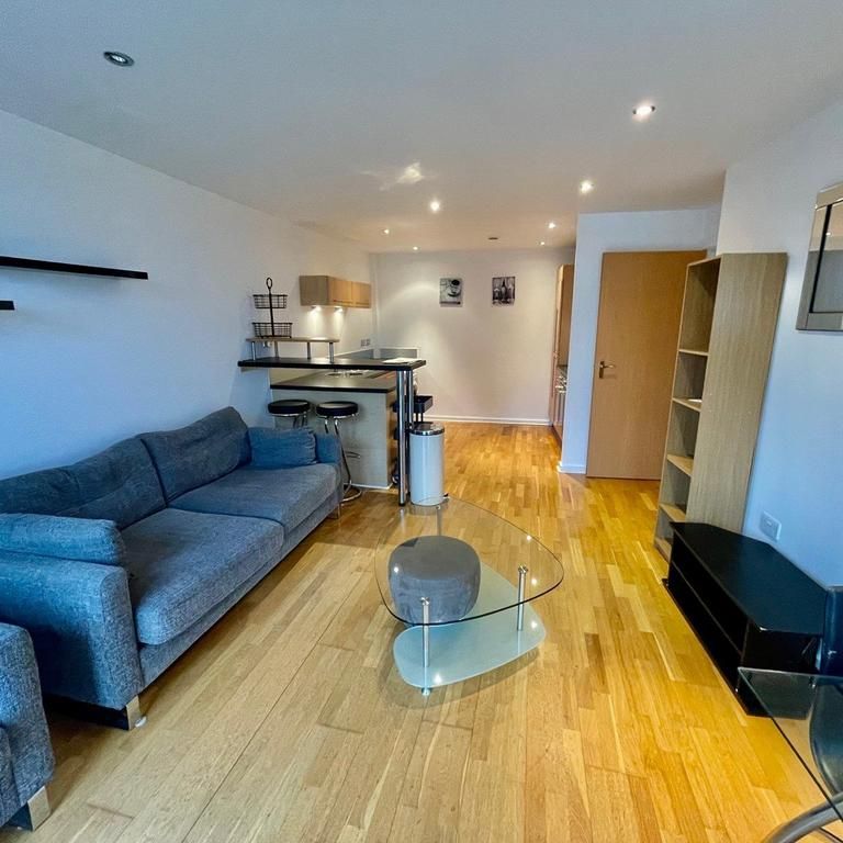 2 bedroom flat to rent - Photo 1