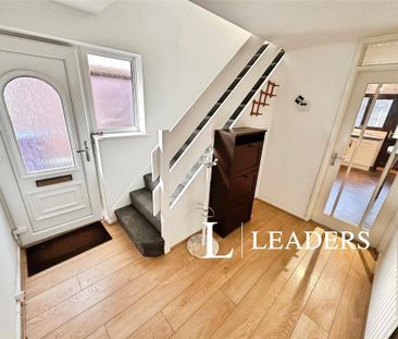 4 bedroom semi-detached house to rent - Photo 1