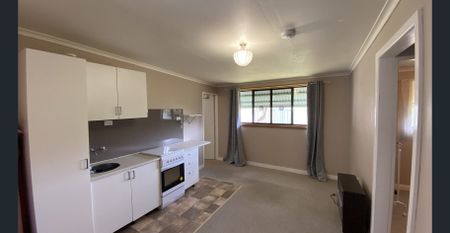 Tucked Away 2 Bedroom Flat - Photo 5