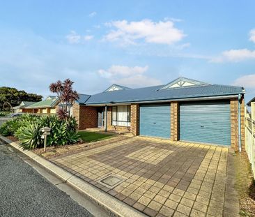 Family Living in a Quiet Cul-de-Sac! - Photo 1