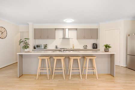 84 Lord Howe Drive, Ashtonfield NSW 2323 - House For Rent | Domain - Photo 2