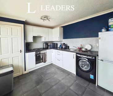 3 bedroom semi-detached house to rent - Photo 6