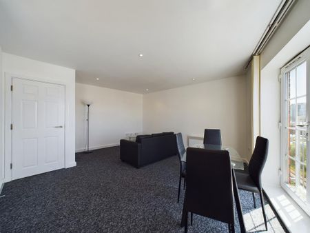 2 bedroom flat to rent - Photo 2
