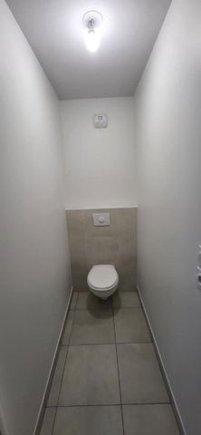 Location Appartement 2 pièces 43m² DECINES CHARPIEU 69150 - Photo 4