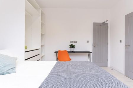 6 bedroom house to rent - Photo 2