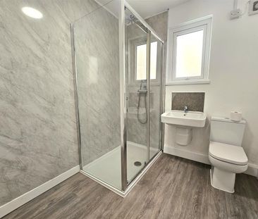 Flat 1, 20 Cliftonville Avenue, - Photo 3