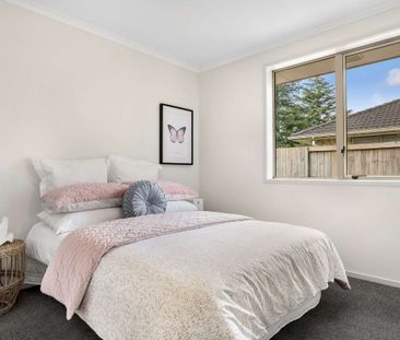 Spacious 3-bedroom Home With Double Garage In Melville! - Photo 5