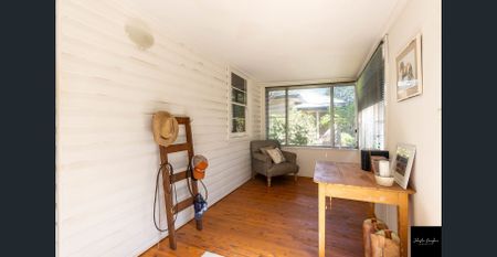 CHARMING WEATHERBOARD HOME WITH IMMACULATE GARDENS - Photo 2