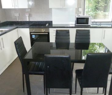 1 bedroom in a house share to rent - Photo 1