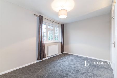 2 bedroom house to rent Finnart Close, Weybridge, Surrey, KT13 - Photo 4