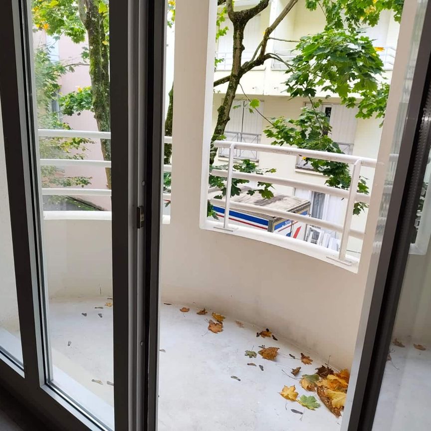 VILLERS LES NANCY STUDIO 31 M2 RENOVE AVEC BALCON - Photo 1