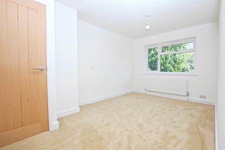 3 bedroom end of terrace house to rent - Photo 5