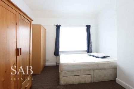 5 bedroom semi-detached house to rent - Photo 4