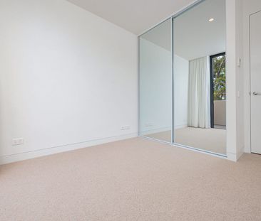 Luxury living at it's best! - Photo 4