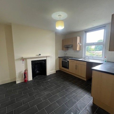 Top Flat, 46 Bower Lane, Maidstone, Maidstone, ME16 8EJ - Photo 1