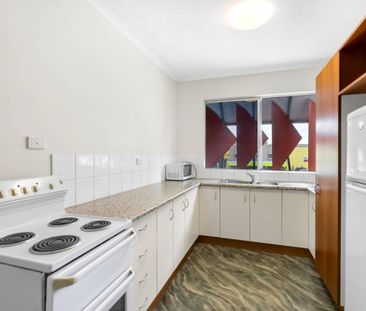 1st Floor Central CBD Apartment - Photo 2