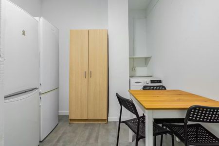 Gran Via Marquès del Túria Gran Via, Valencia, Valencian Community 46005 - Photo 2