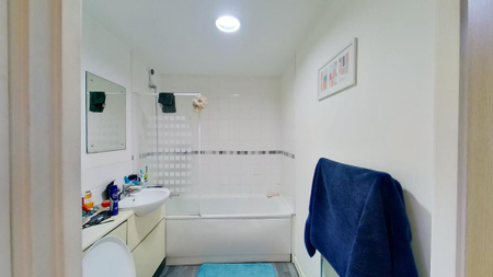 2 bedroom flat to rent - Photo 5