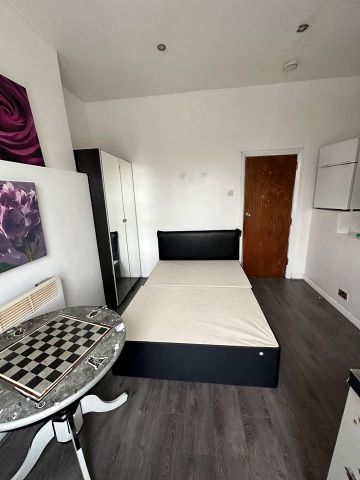 Studio Flat, Dudley Road, B18 - Photo 4