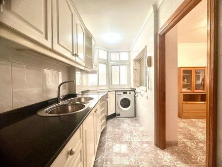 SE ALQUILA AMPLIA VIVIENDA EN EDIFICIO CAMPO ESPAÑA – 0020-00041 - Photo 5