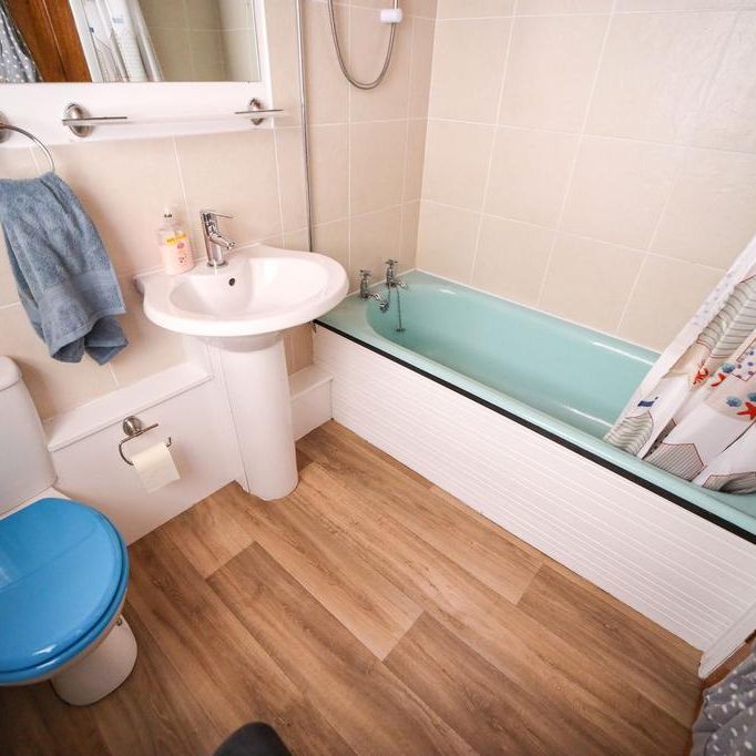 2 bedroom terraced house to rent - Photo 1